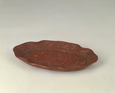 图片[1]-Reddish double-dragon lotus leaf plate-China Archive